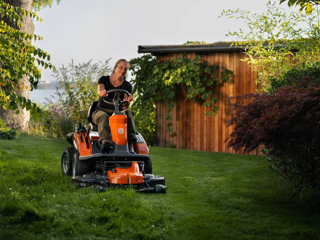 Husqvarna Akku-Frontmäher R 200iX AWD - Grundgerät ohne Mähwerk, ohne Ladegerät